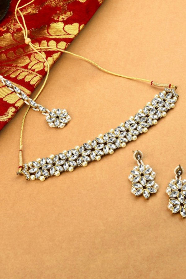 White Crystal-Pearl Jewellery Set (silver tone)