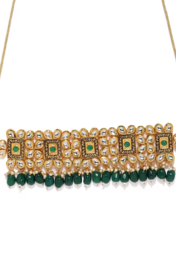 Kundan & Green Beads Studded Jewellery Set