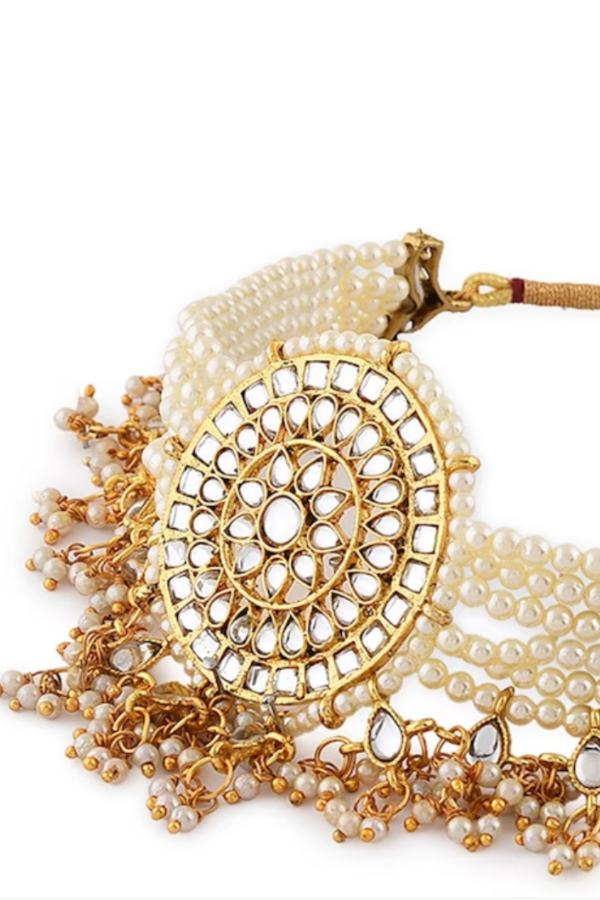 White Kundan-Studded & Pearl Beaded Jewellery Set