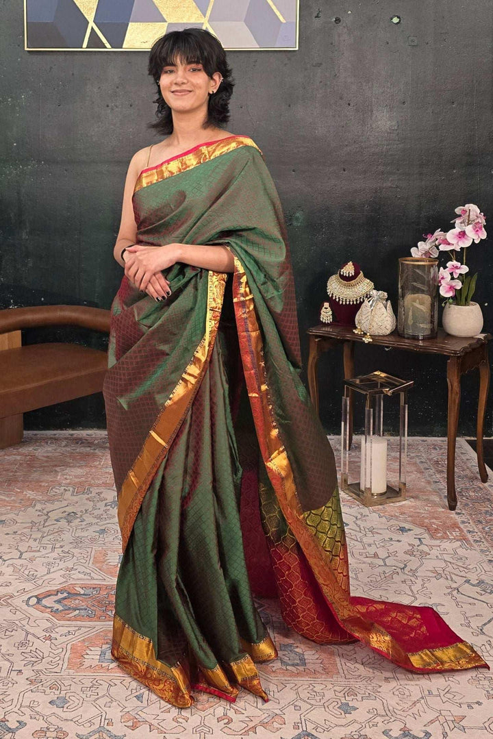 Banarasi Kanjivaram Royal Green Saree (Outside Ontario) - myethnicrentals