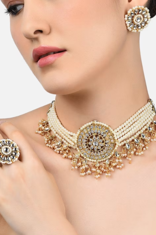 White Kundan-Studded & Pearl Beaded Jewellery Set