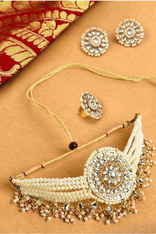 White Kundan-Studded & Pearl Beaded Jewellery Set