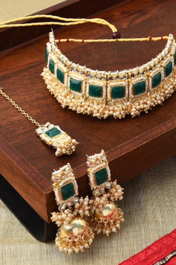 Green emerald moti Jewellery Set