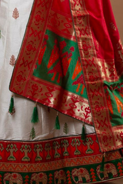 TRADITIONAL WHITE LEHENGA