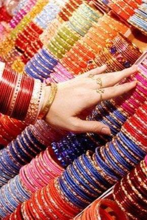 Bangle set (Jewellery)