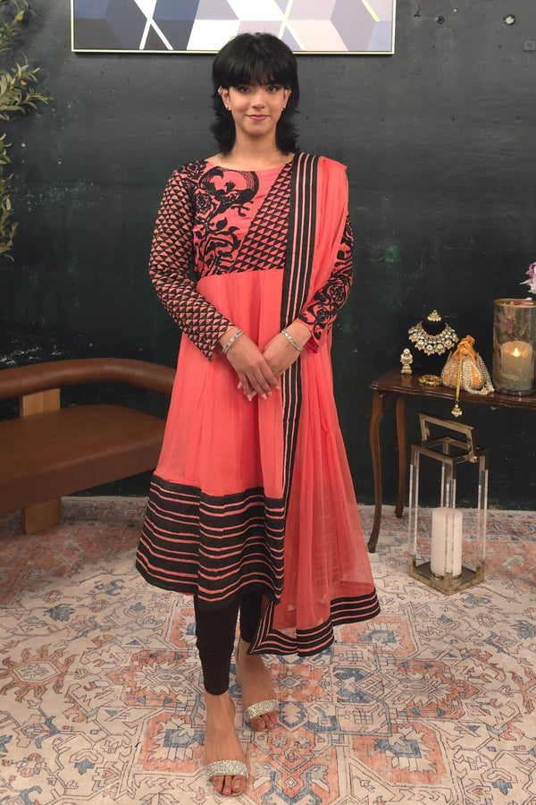 Peachy Pink Georgette Salwar Kameez