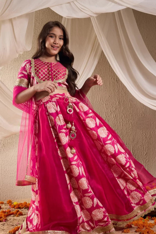 Girls fuchsia pink Lehenga & Dupatta